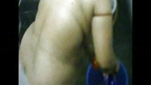 सबसे अच्छा अश्लील कोई पंजीकरण Busty भारतीय बेब masturbates