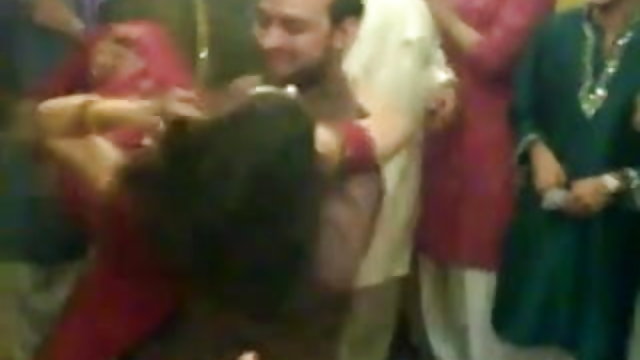 सबसे अच्छा अश्लील कोई पंजीकरण धूम्रपान गर्म भारतीय नौकरानी नीचे पहनने के कपड़ा