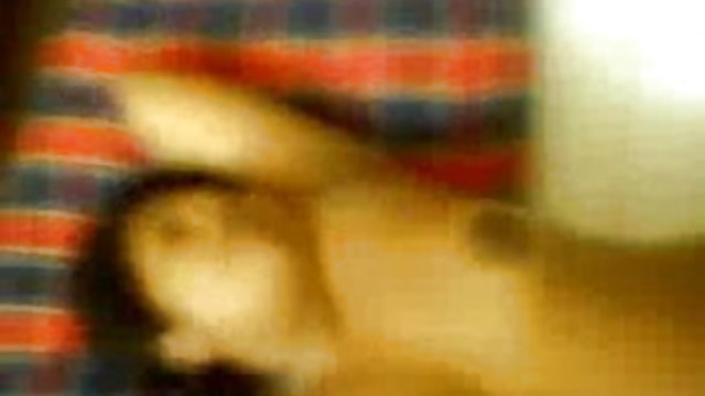 सबसे अच्छा अश्लील कोई पंजीकरण Busty देसी बेब masturbates