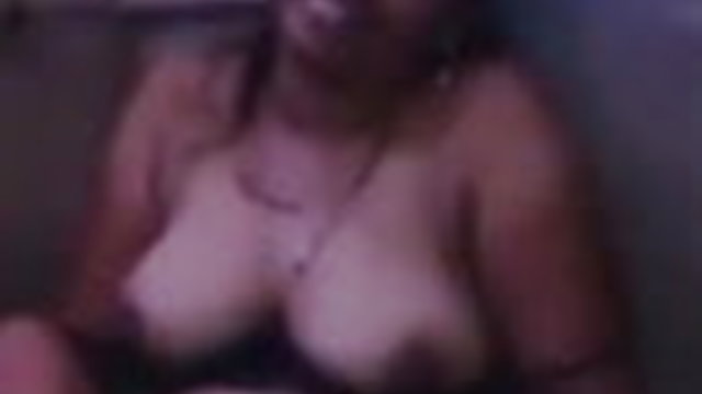 सबसे अच्छा अश्लील कोई पंजीकरण Busty भारतीय गजब देता है सिर में एक स्नानघर