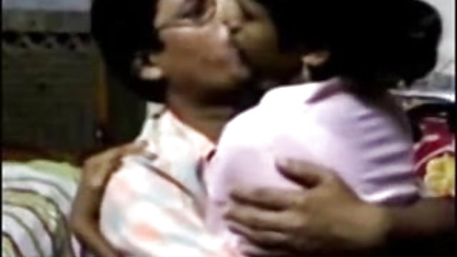 सबसे अच्छा अश्लील कोई पंजीकरण Caresses के किट्टी के साथ अपने उंगलियों करने के लिए सुख