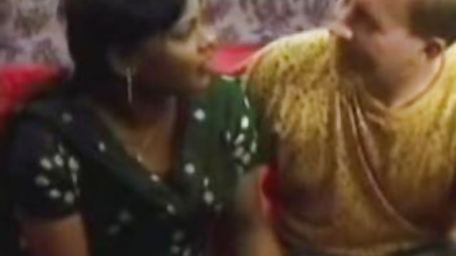 सबसे अच्छा अश्लील कोई पंजीकरण भारतीय, busts उसके खरबूजे बाहर के लिए लंड के बीच उन्हें