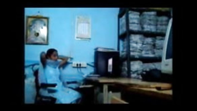 सबसे अच्छा अश्लील कोई पंजीकरण Busty भारतीय सोफी डी हो जाता है टक्कर लगी है मुश्किल